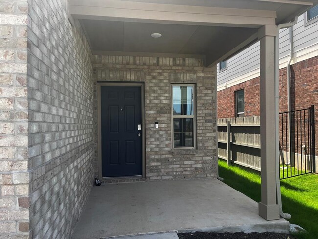 Building Photo - 424 Bristlecone Bend