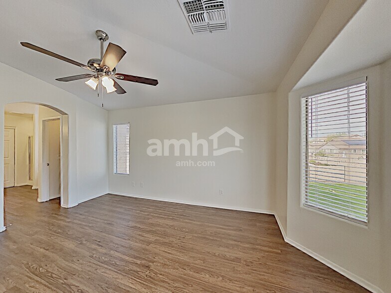 Building Photo - 16194 W Shangri La Rd