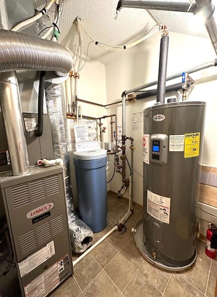 Building Photo - 15375 60th Ave N