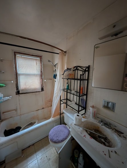 Building Photo - 2120 S 15th St