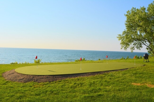 Building Photo - 3622 Lakeshore Dr