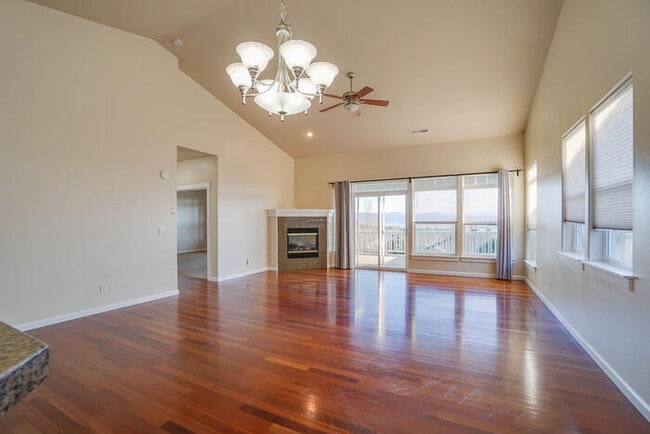 Building Photo - BEAUTIFUL VIEWS of MT. HOOD