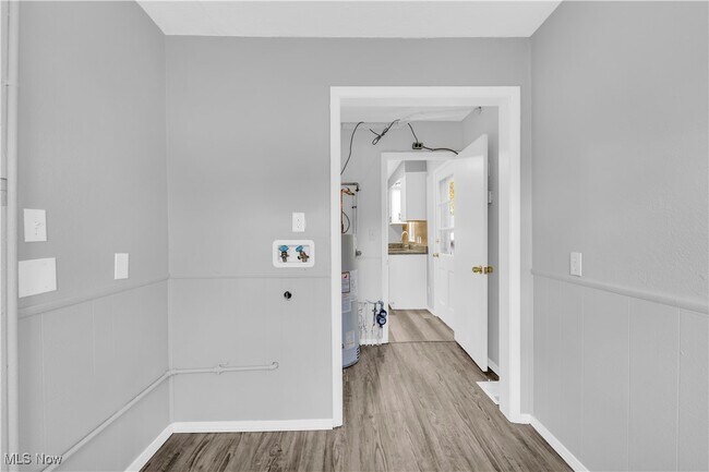 Building Photo - 13813 Leroy Ave