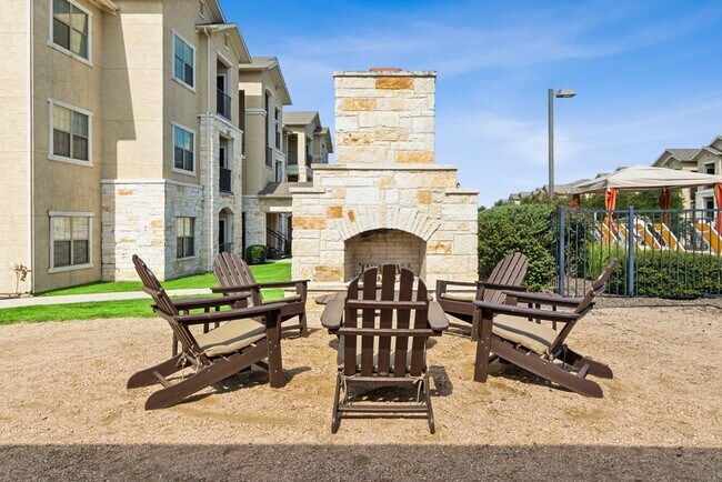 Building Photo - Silverado Apartments