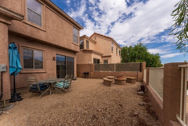 Building Photo - Gated Community 2 Bed/2 Bath Condo Furnished Long term Boat deep garage