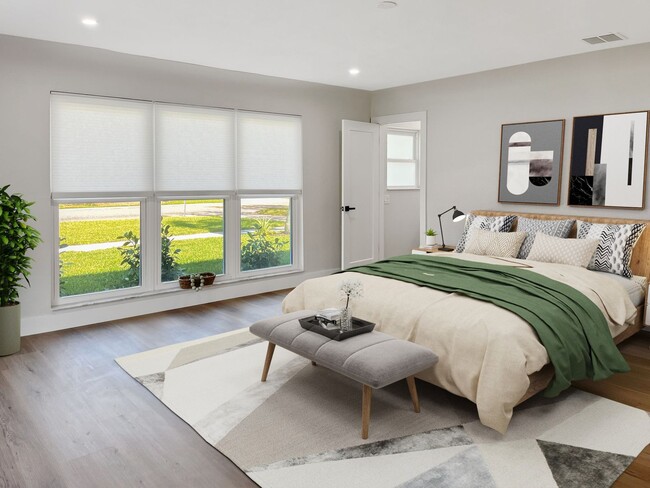 Building Photo - Fully Remodeled Snell Isle Luxury Home - A...