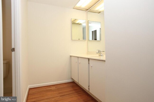 Building Photo - 1140 23rd St NW