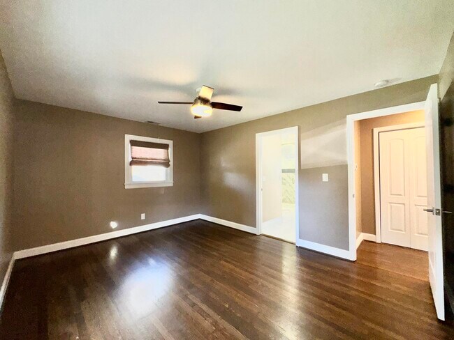 Building Photo - 564 Claymont Dr