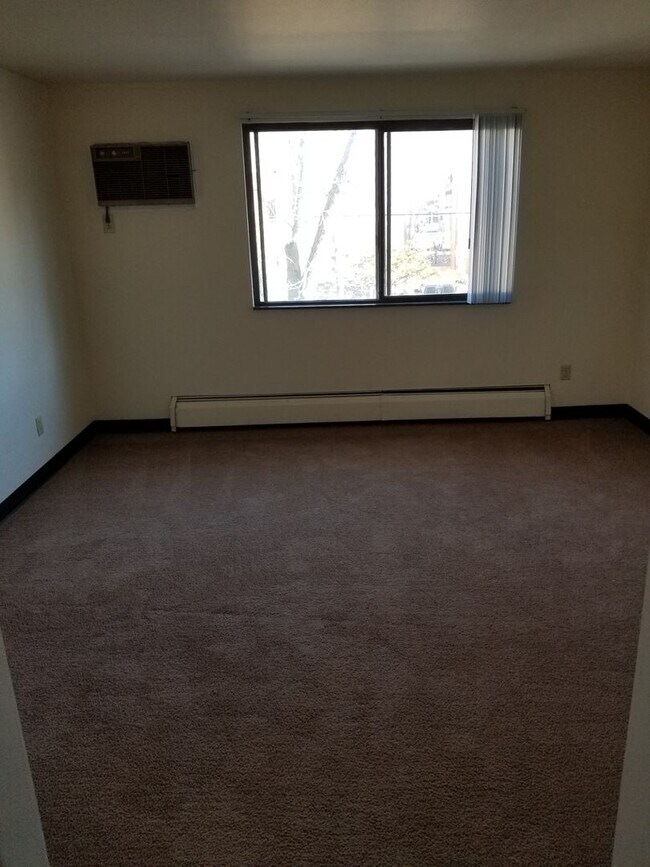 Interior Photo - 1315 Spring St