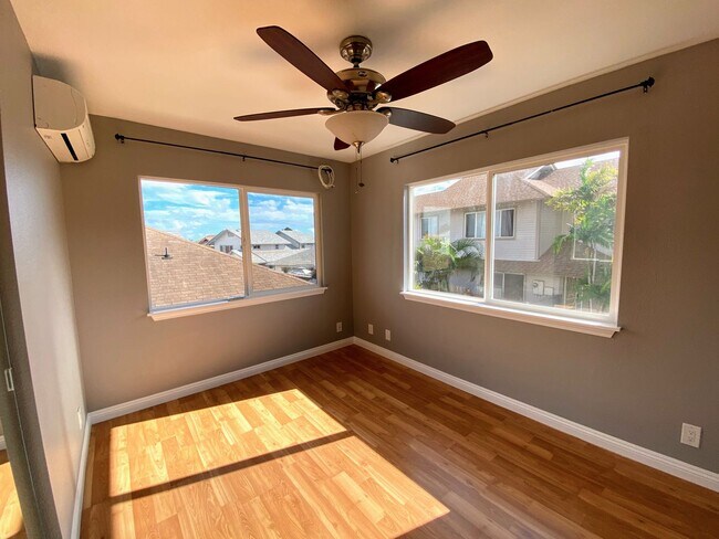 Building Photo - 341YOS