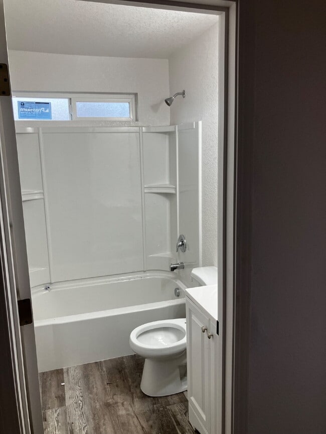 Building Photo - Newly Remodeled Home for Lease 412 N Stree...