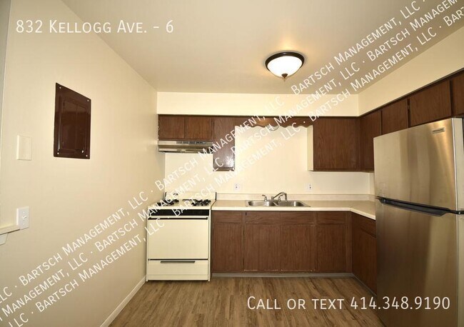 Building Photo - 832 Kellogg Ave