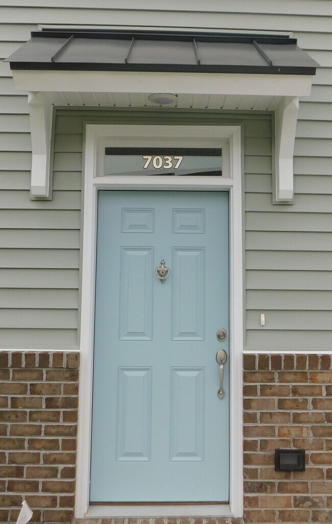 Building Photo - 7037 Leire Ln