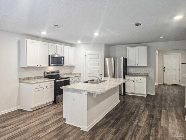 Building Photo - 5249 Peach Dr