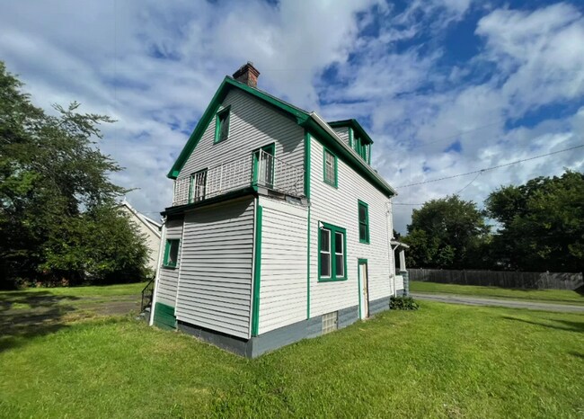 Building Photo - SECTION 8 & EDEN Accepted!!! Cleveland Charm Reimagined — Fully Renovated Home!