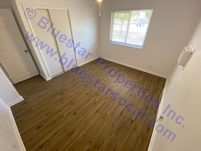 Building Photo - Just Listed in Apple Valley!!!