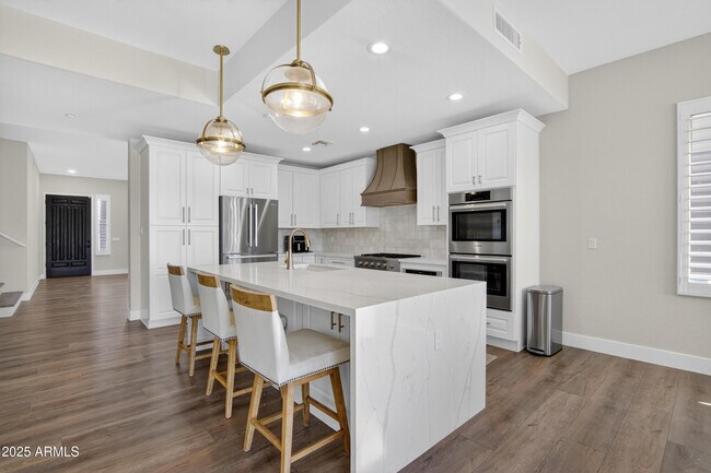 Building Photo - 10587 E Sheena Dr