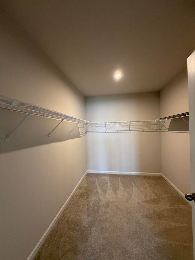 Building Photo - 812 Persimmon Pl