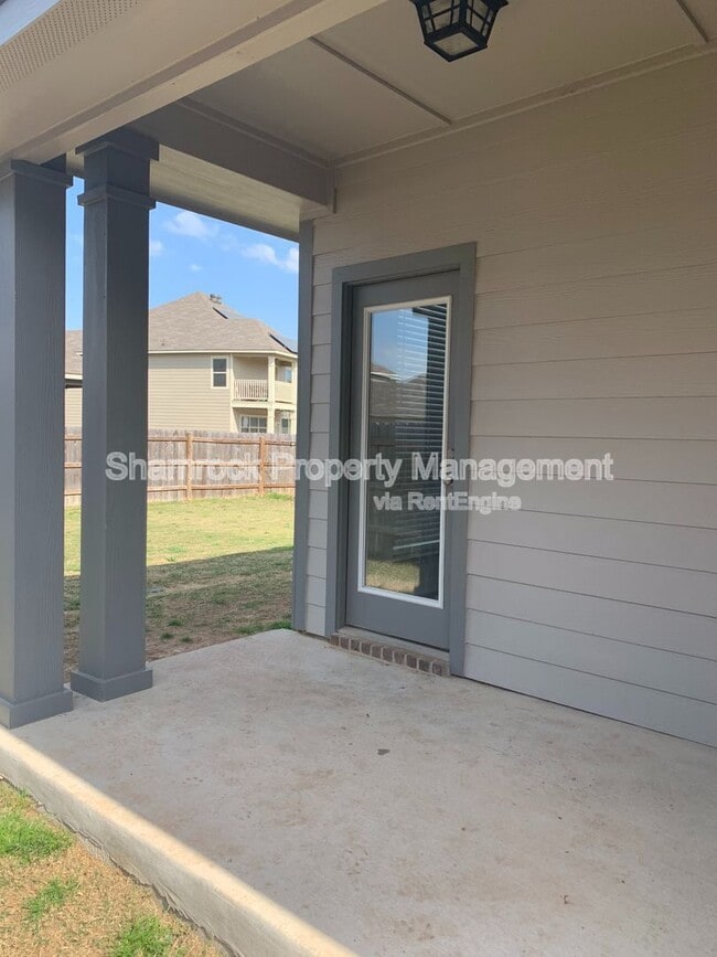 Building Photo - 3228 Samson Dr
