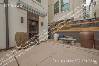 Building Photo - 107 Tuam St