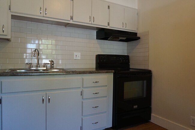 Building Photo - 408-410 E. Granite Ave.