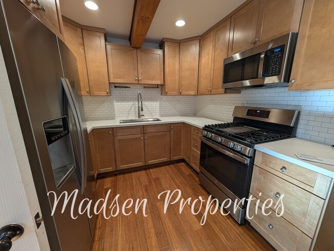 Building Photo - 831 El Dorado St