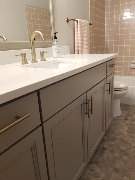 Building Photo - 1030 Davidson Dr