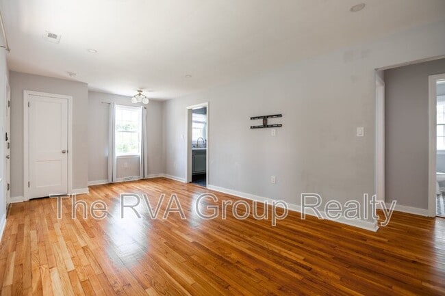 Building Photo - 1023 Fourqurean Ln