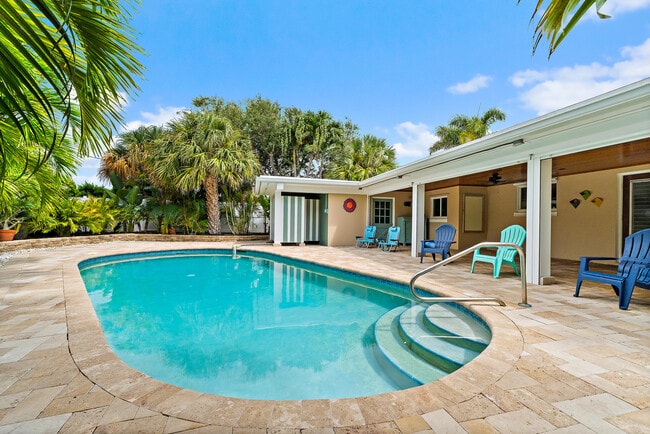 Building Photo - 440 Jupiter Ln