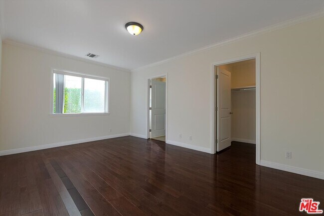 Building Photo - 809 N La Jolla Ave