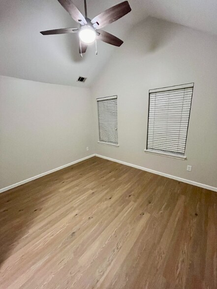 Building Photo - 5920 Seabright Ln