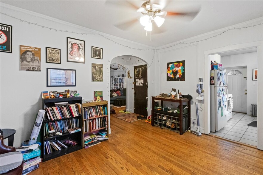 Building Photo - 6418 N Newgard Ave
