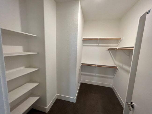 Building Photo - 2 bedroom | 2.5 bathrooms | Home in Alkali...