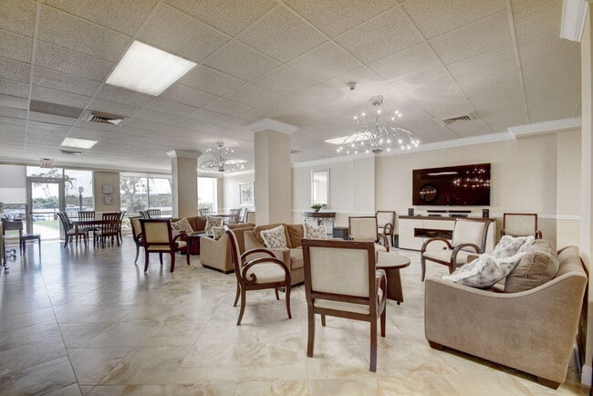 Building Photo - 2121 N Ocean Blvd