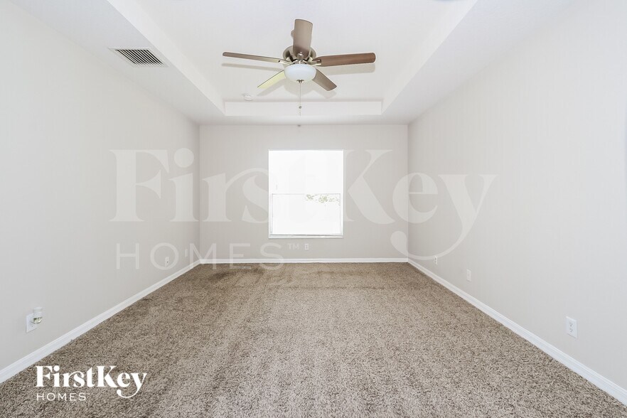 Building Photo - 3526 SW Rosardo St