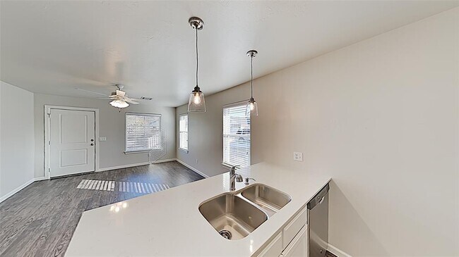 Building Photo - 5017 Avion Ct