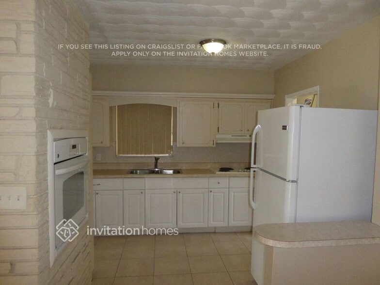 Building Photo - 2201 N 57th Ave