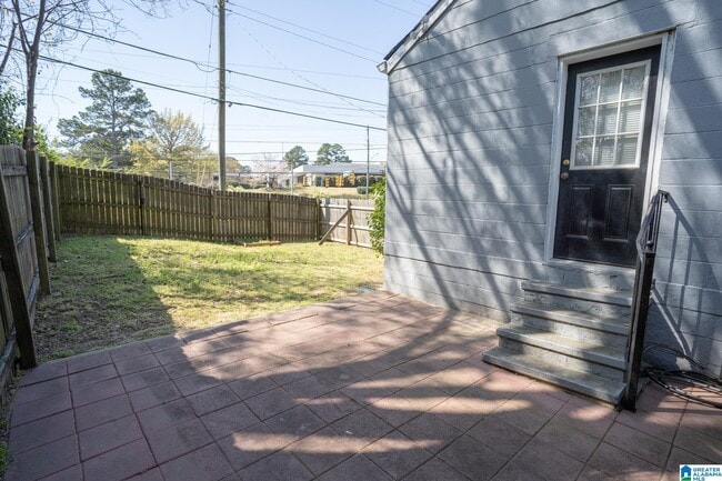 Building Photo - 9 Edgehill Rd