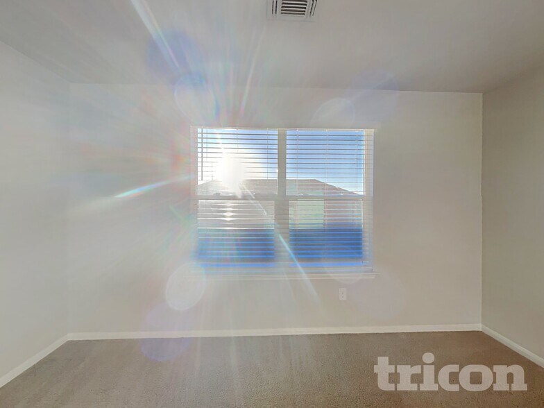 Building Photo - 15012 Custis Ln