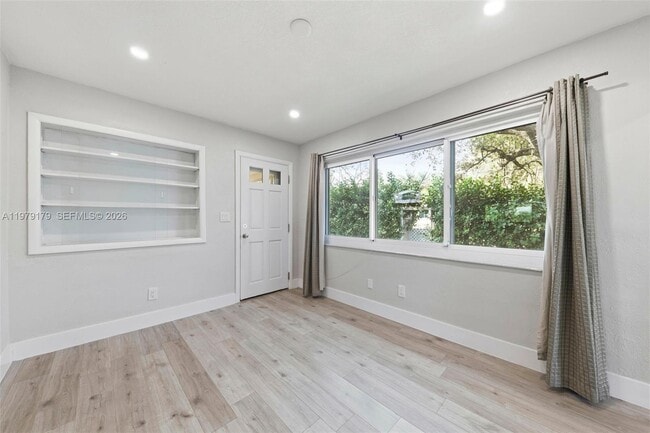 Building Photo - 4561 SW 25th Terrace