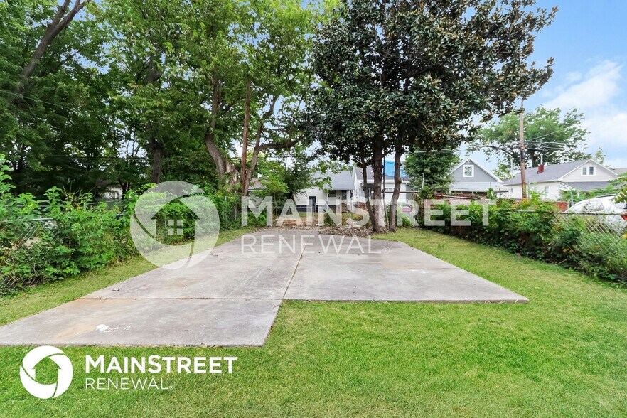 Building Photo - 113 S 43rd St