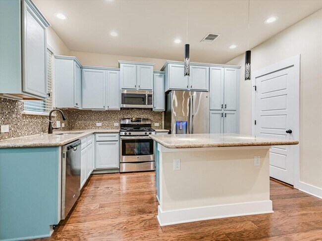 Building Photo - 1036 Sugaree Ave