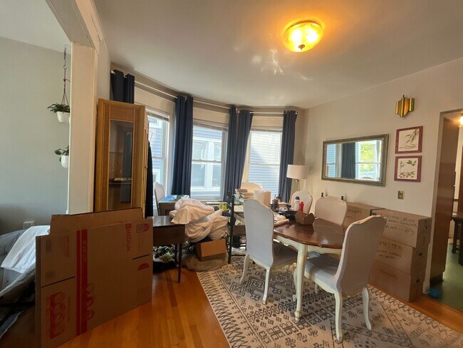 Building Photo - 182-184 Foster Street