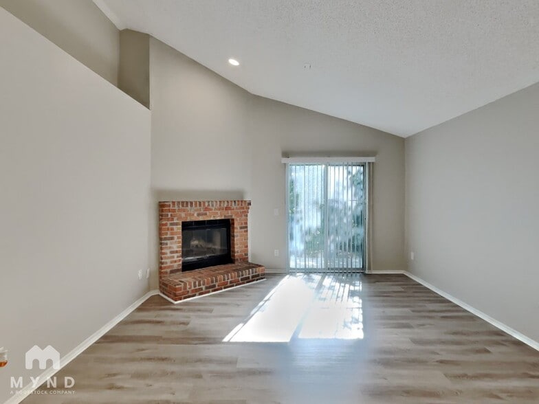 Building Photo - 580 Staffordshire Dr