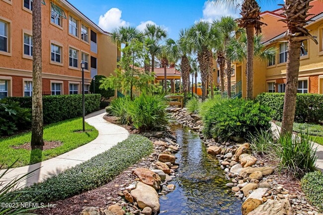 Building Photo - 201 25th Ave S