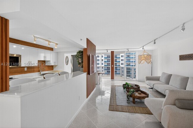 Building Photo - 2401 Collins Ave