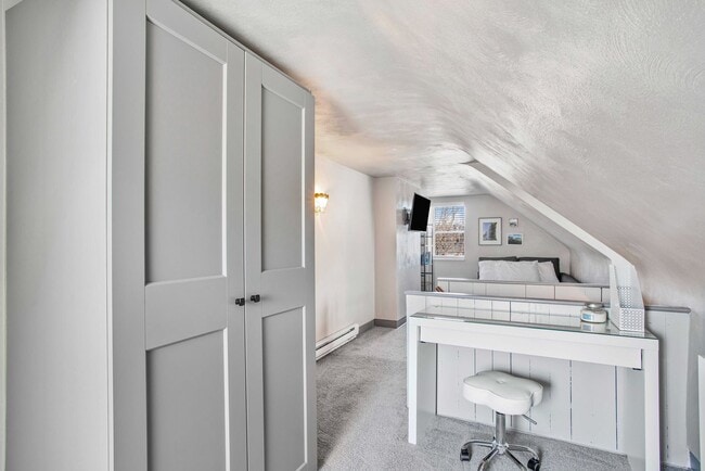 Building Photo - Fully Furnished 3 Bedroom Townhome in Central Lawrenceville