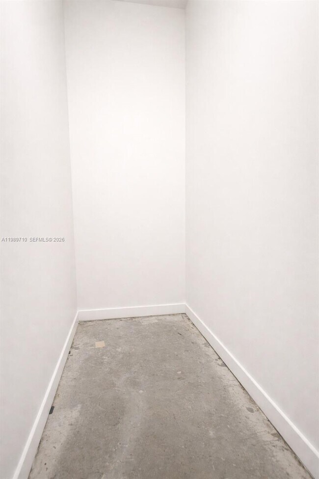 Building Photo - 900 Brickell Key Blvd