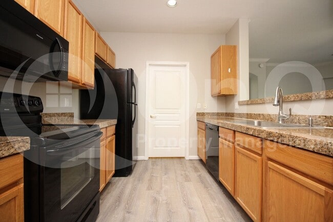 Primary Photo - 955 E Knox Rd