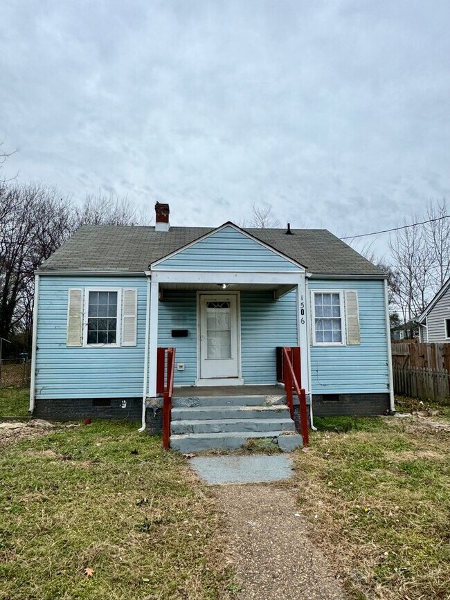 Building Photo - 3 bed house in Church Hill! Enjoy big yard, great location, hardwoods, central Ac, and laundry!